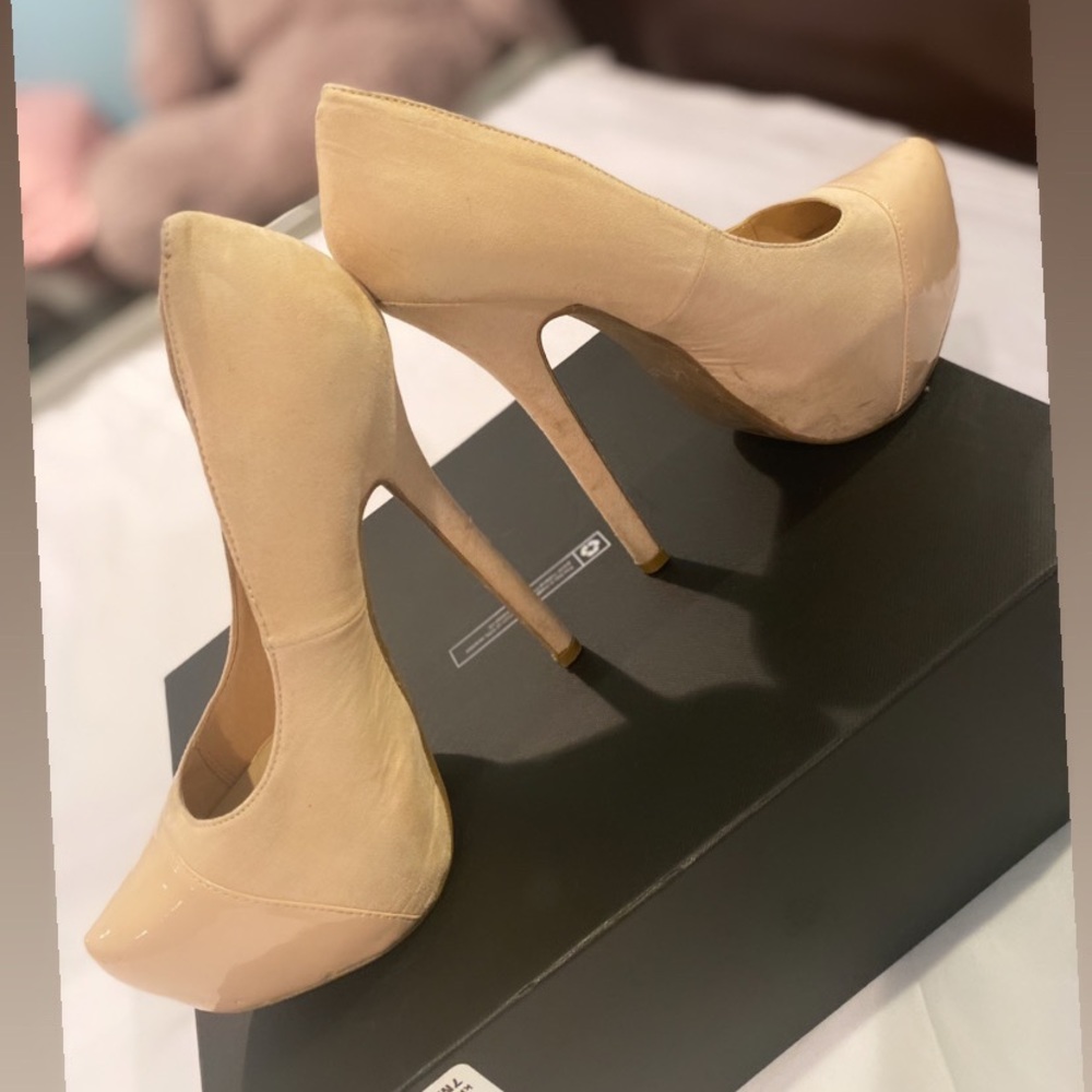 Shoes - Picture 2 of 8
